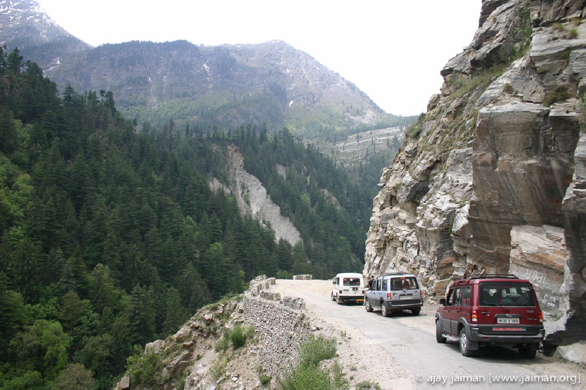 Driving round the bends in Himachal