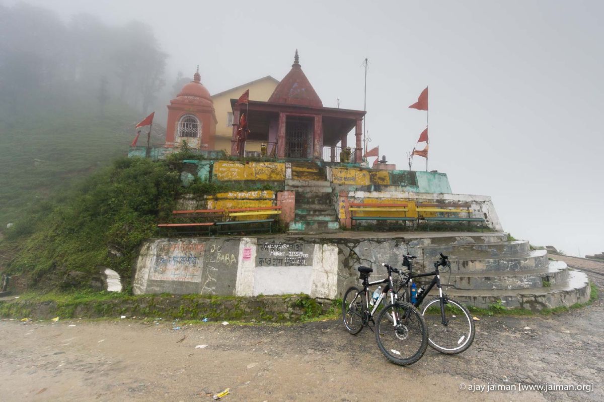 Cycling trip across the Jalori Pass, Himachal Pradesh
